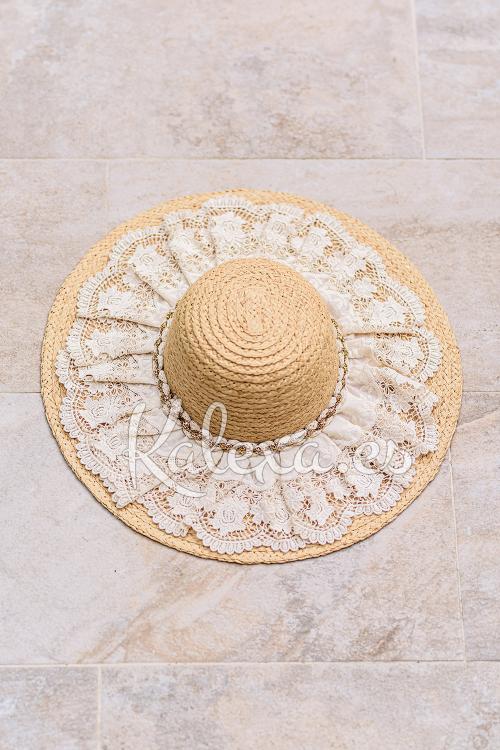 Boho Chic Hut Letizia