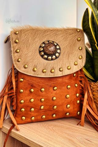 Bolso boho chic piel y tachuelas