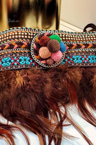 Cinto boho com penas e pompons