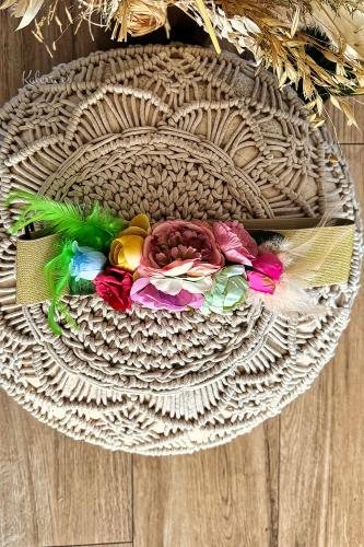 Ceinture de fleurs dorée en plumes