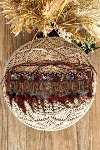 Ceinture en plumes hippie