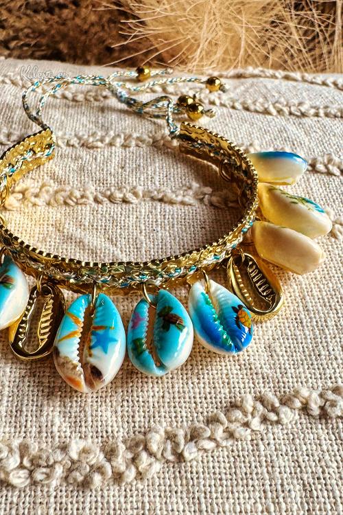 Boho-Armband aus Stahl und Muscheln