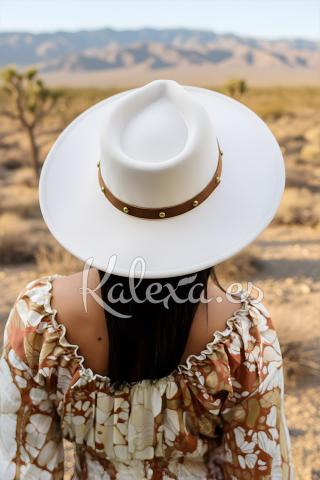 Chapéu Boho com Tachas