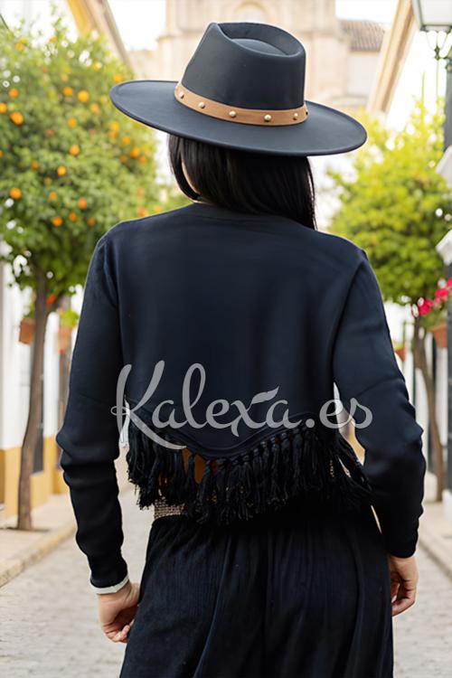 Vestido curto boho chic com franjas