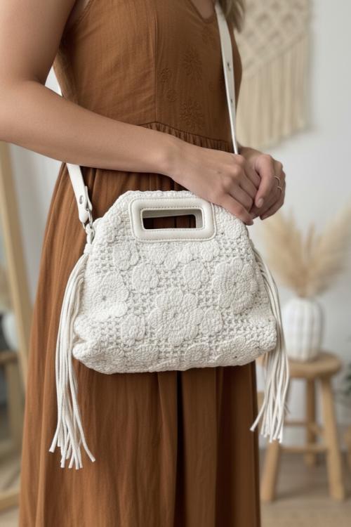 Bolsa Boho Bordada Flores Marfim