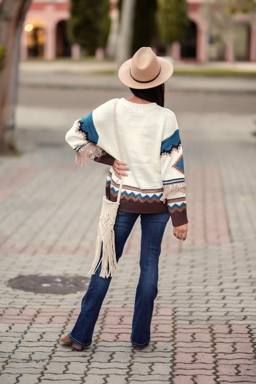 Ethnischer Pullover mit Fransen