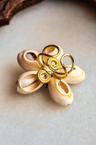 Anello fiore di conchiglia