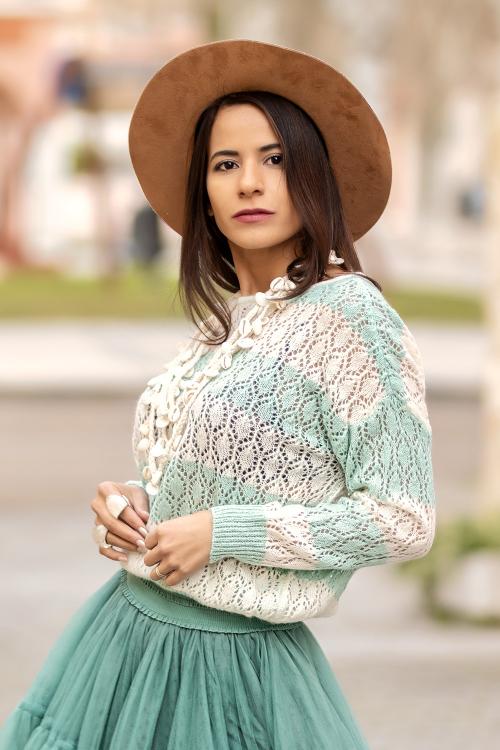 Collier tissé avec coquillages