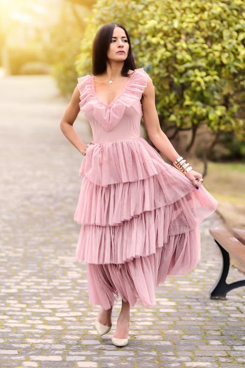 Abito da ospite in tulle rosa pallido